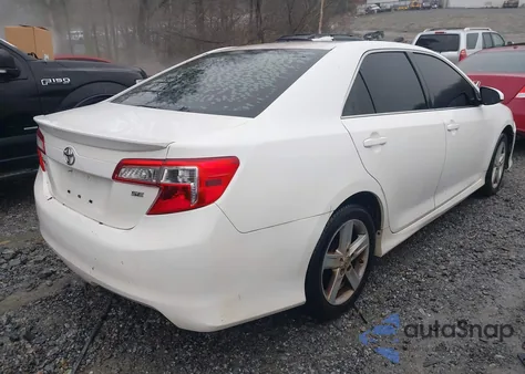 2013 Toyota Camry Se z USA, uszkodzony, nr VIN 4T1BF1FK4DU720420